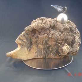 Skulptur aus Holz und Metall